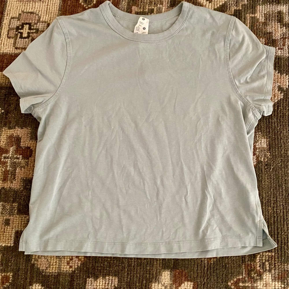 Lululemon tee
